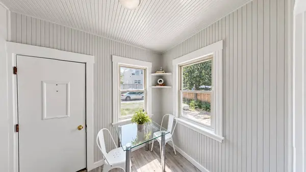 836 Canterbury St. #1R, Boston, MA 02131