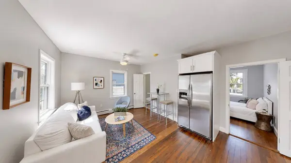 836 Canterbury St. #1R, Boston, MA 02131