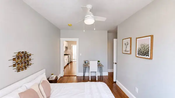 836 Canterbury St. #1R, Boston, MA 02131