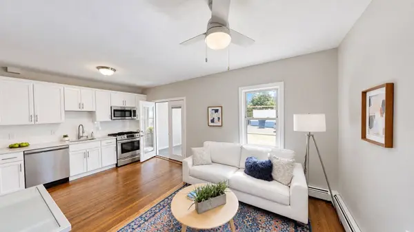 836 Canterbury St. #1R, Boston, MA 02131