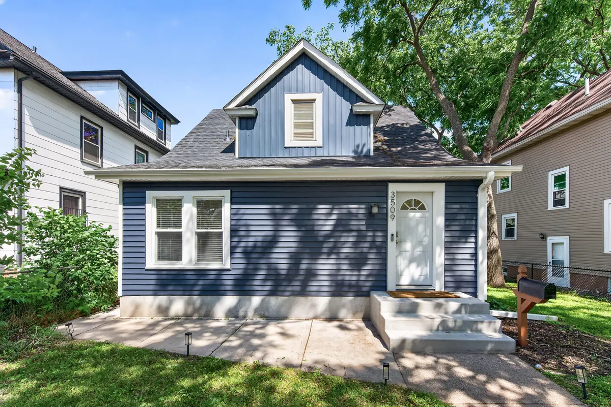 3509 S 3rd Ave, Minneapolis, MN 55408-4525