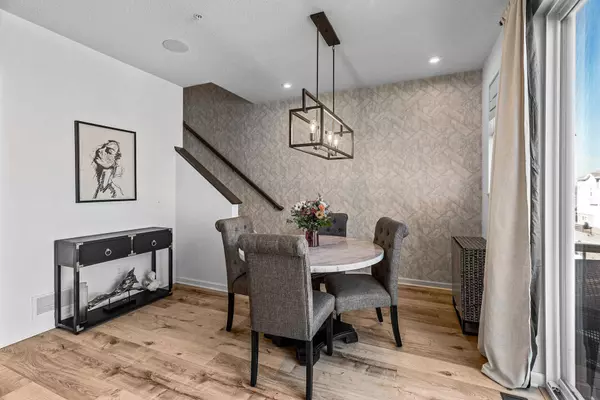 2324 Gateway Curve, North Saint Paul, MN 55109