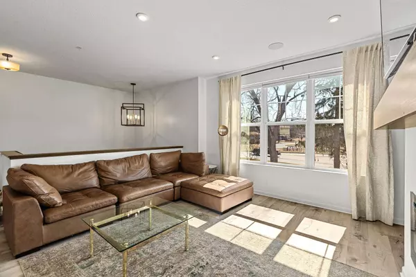 2324 Gateway Curve, North Saint Paul, MN 55109