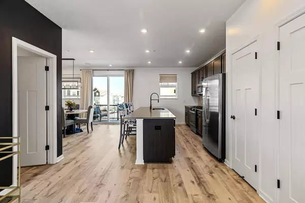 2324 Gateway Curve, North Saint Paul, MN 55109