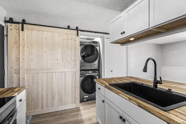 2615 Brookdale LN, Brooklyn Park, MN 55444