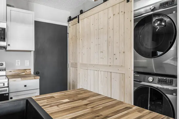 2615 Brookdale LN, Brooklyn Park, MN 55444