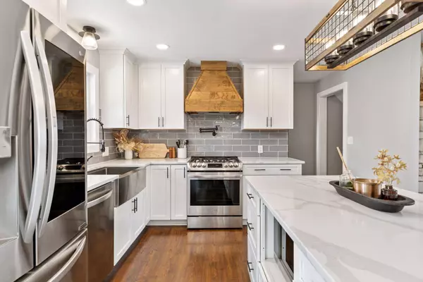 188 Jerrold AVE, Shoreview, MN 55126