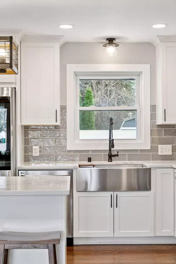 188 Jerrold AVE, Shoreview, MN 55126