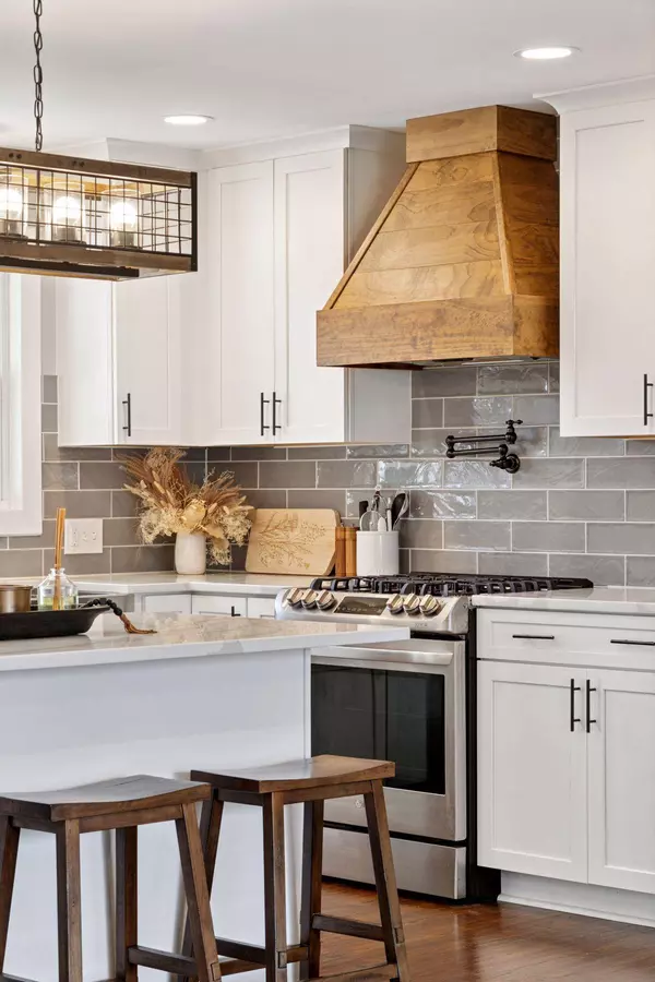 188 Jerrold AVE, Shoreview, MN 55126