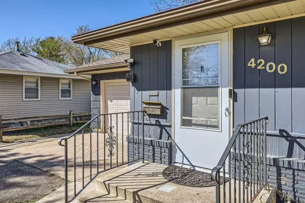 4200 61st AVE N, Brooklyn Center, MN 55429