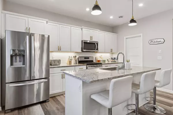 6813 5th ST N, Brooklyn Center, MN 55430