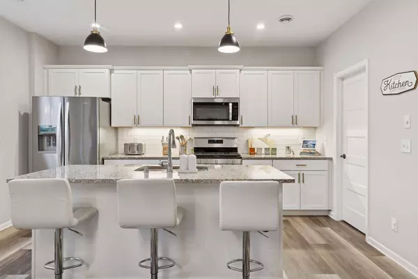 6813 5th ST N, Brooklyn Center, MN 55430