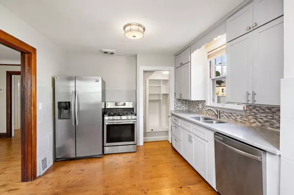 3330 Irving AVE N, Minneapolis, MN 55412