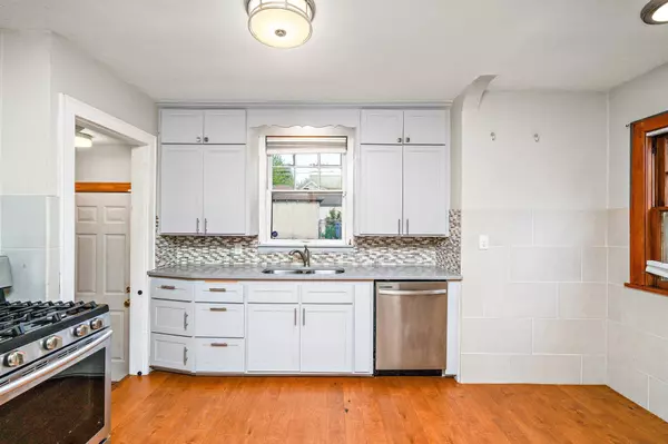 3330 Irving AVE N, Minneapolis, MN 55412