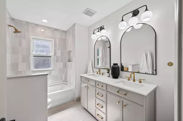 984 Fremont AVE, Saint Paul, MN 55106