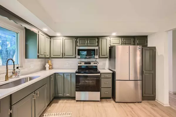 8222 Brandywine Pkwy, Brooklyn Park, MN 55444