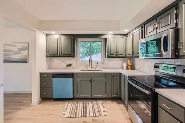 8222 Brandywine Pkwy, Brooklyn Park, MN 55444