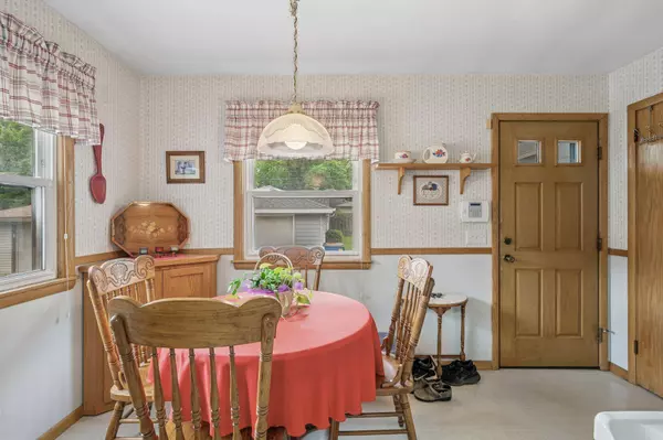 734 24th AVE N, South Saint Paul, MN 55075