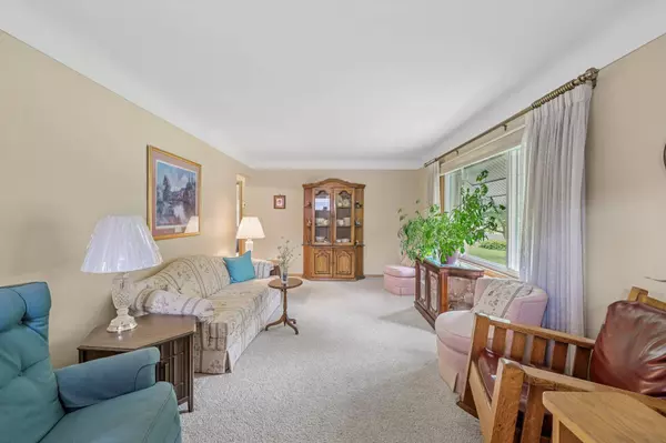 734 24th AVE N, South Saint Paul, MN 55075