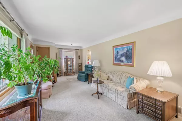 734 24th AVE N, South Saint Paul, MN 55075