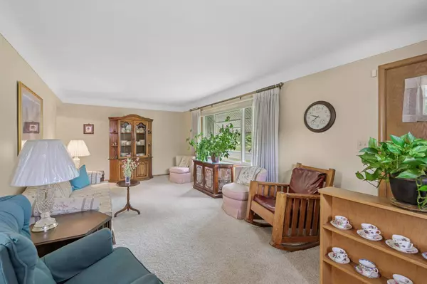 734 24th AVE N, South Saint Paul, MN 55075