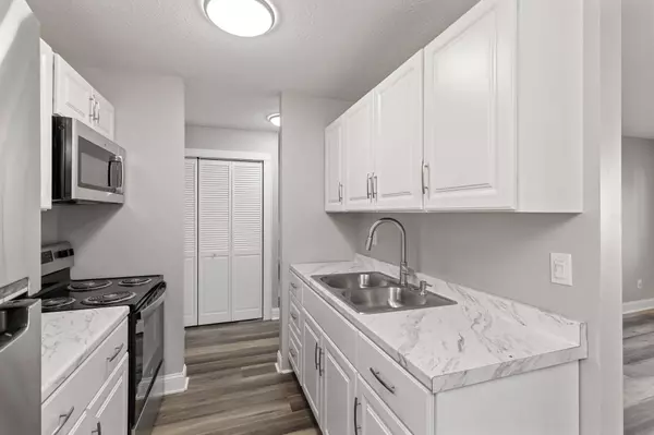 2616 Harriet AVE #111, Minneapolis, MN 55408