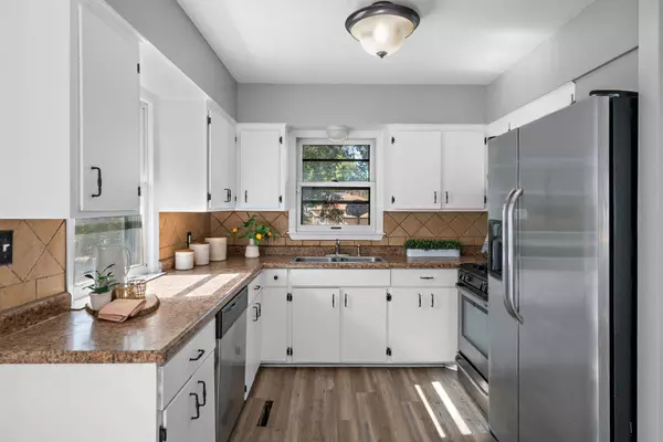 5037 Thomas AVE N, Minneapolis, MN 55430