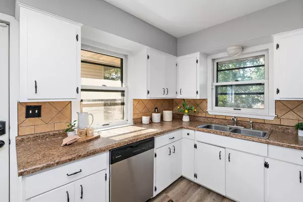 5037 Thomas AVE N, Minneapolis, MN 55430