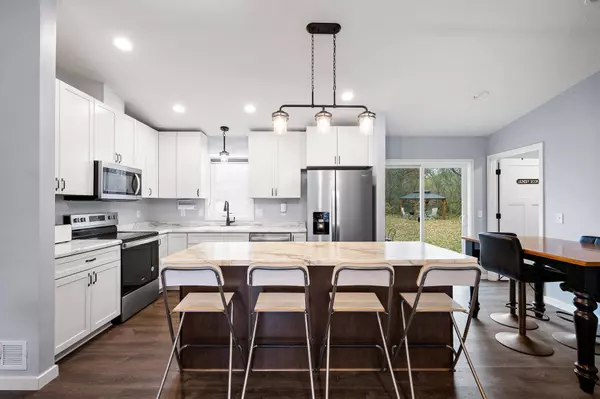 7007 River RD, Inver Grove Heights, MN 55076