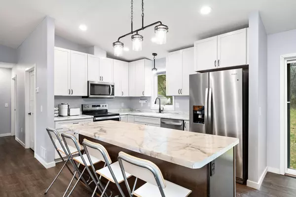 7007 River RD, Inver Grove Heights, MN 55076