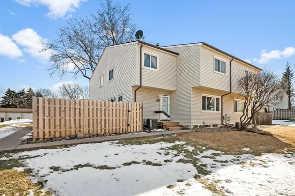 1490 Woodview AVE E, Saint Paul, MN 55122