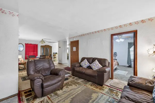813 Minnehaha AVE W, Saint Paul, MN 55104