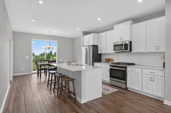 8658 London CIR NE #B, Blaine, MN 55449