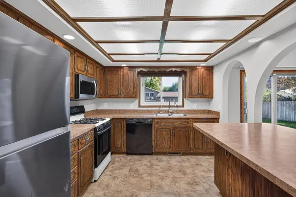 8400 Douglas DR N, Brooklyn Park, MN 55443