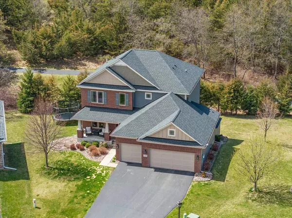 135 Bayberry CT, Hudson, WI 54016