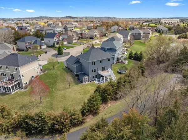 135 Bayberry CT, Hudson, WI 54016