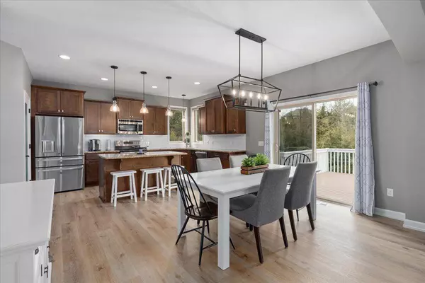 135 Bayberry CT, Hudson, WI 54016