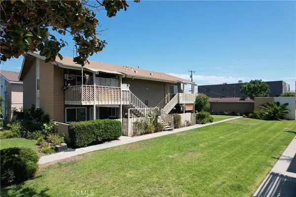 2360 W Greenacre