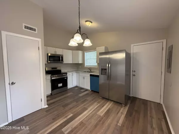 116 Twinwood DR, Jacksonville, NC 28546