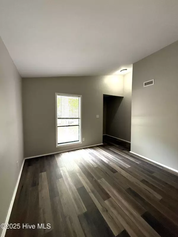 116 Twinwood DR, Jacksonville, NC 28546