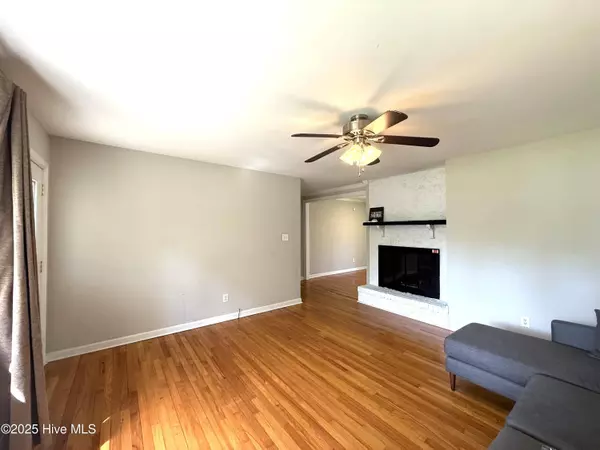 109 King Richard CT, Jacksonville, NC 28546