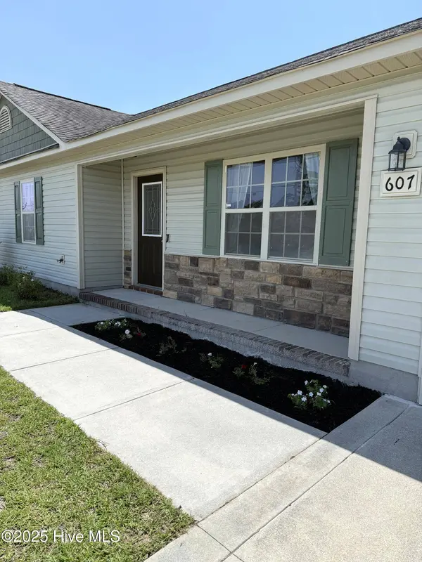 607 Parsley DR, Hubert, NC 28539