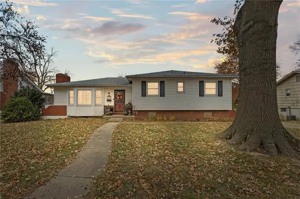 10100 E 86th TER, Raytown, MO 64138