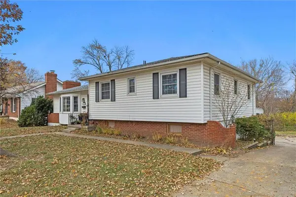 10100 E 86th TER, Raytown, MO 64138