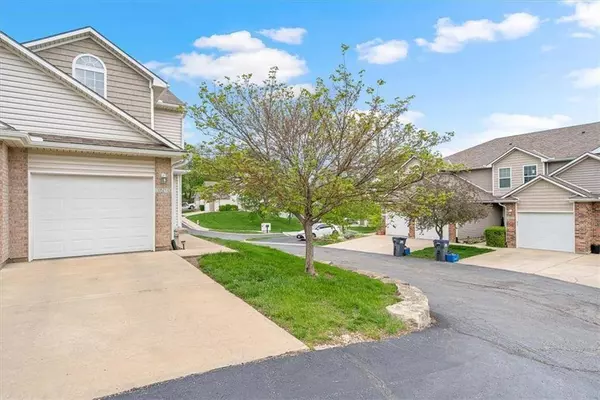 3513 NE Austin DR, Lee's Summit, MO 64064