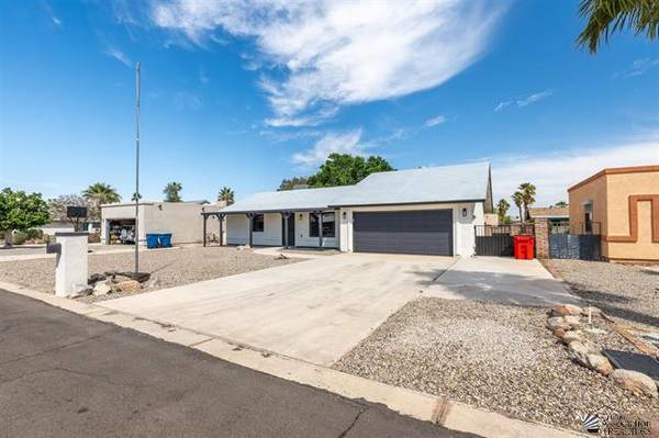 13476 E 44th Dr, Yuma, AZ 85367-6352