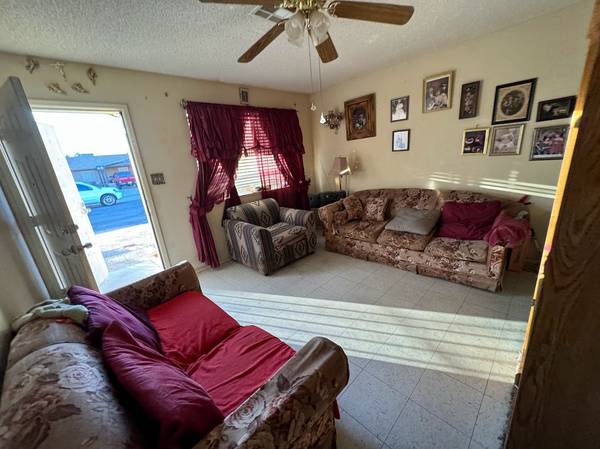 Yuma, AZ 85364-1615,373 S 27th Dr