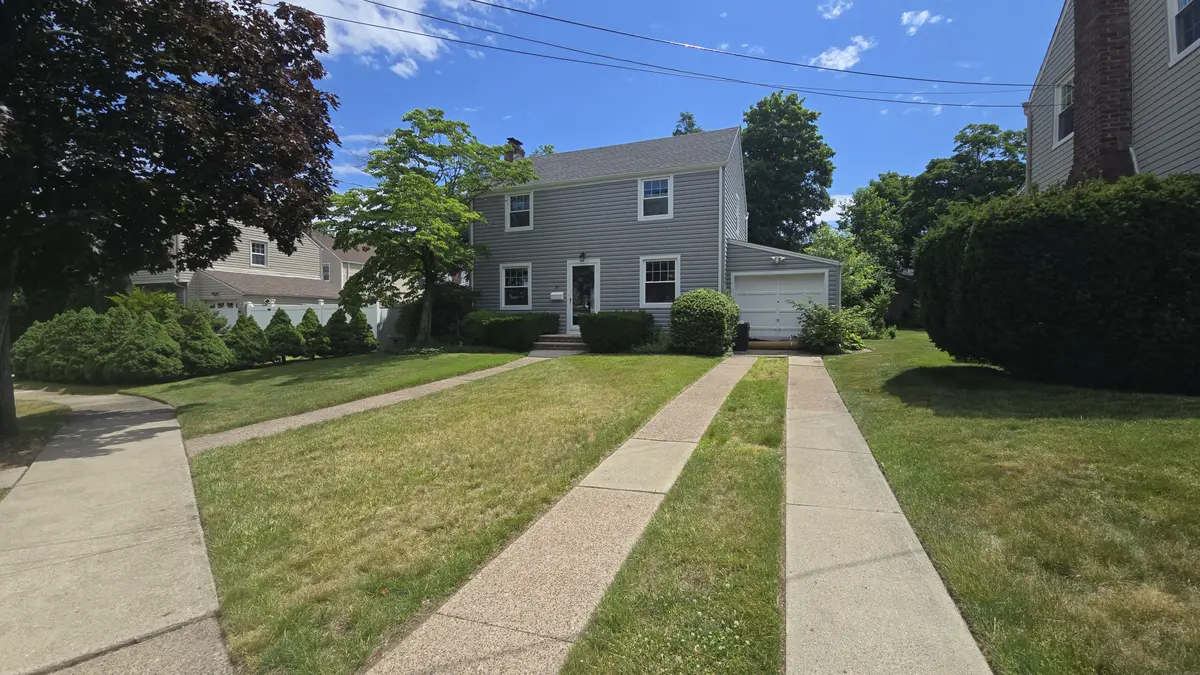 21 Wagner St, Bloomfield, NJ 07003-4105