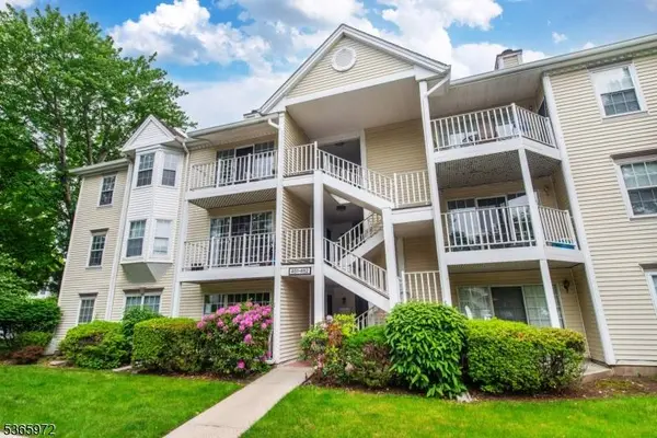 462 Poets Way, Mahwah Twp., NJ 07430