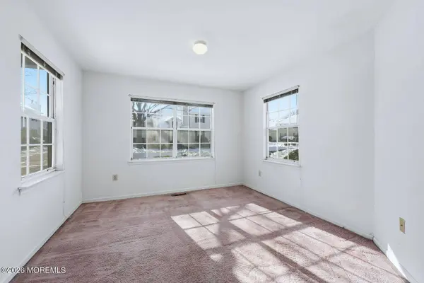 1502 Buckingham Circle, Middletown, NJ 07748